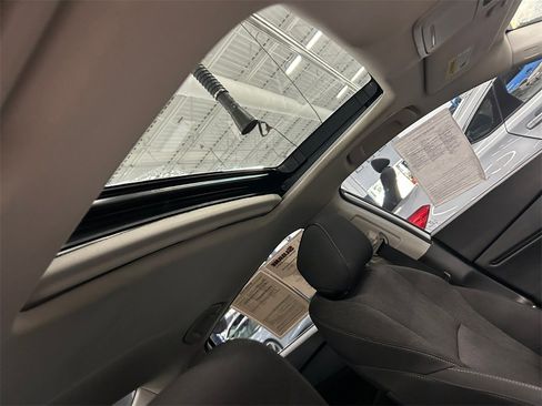 Used 2024 Honda Accord EX image 17