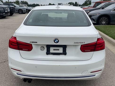 Used 2016 BMW 328i xDrive Sedan AWD/4WD image 5