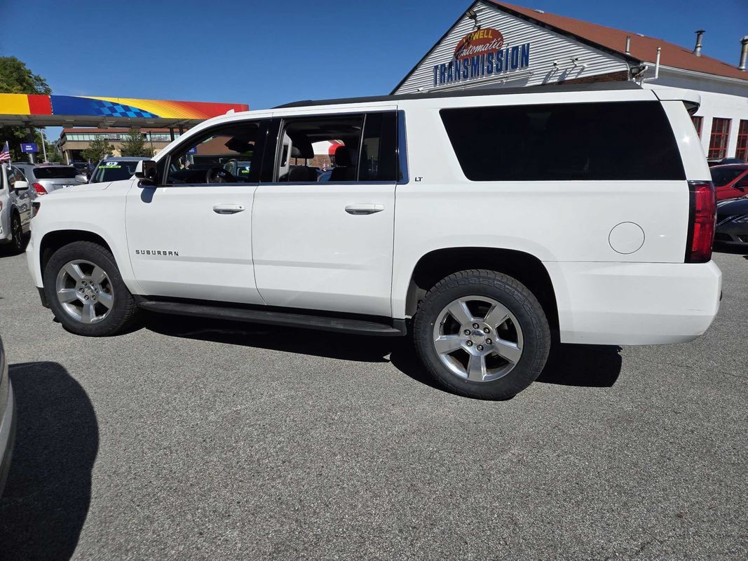Used 2019 Chevrolet Suburban LT AWD/4WD image 4