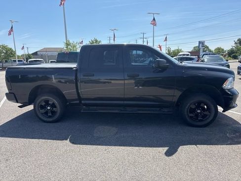 Used 2018 RAM 1500 Express AWD/4WD image 3