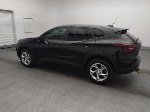 Used 2024 Chevrolet Trax LS w/ LS Convenience Package FWD image 3