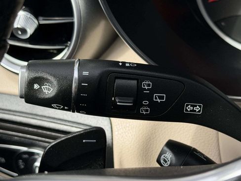 Used 2020 Mercedes-Benz GLC 300 4MATIC image 36