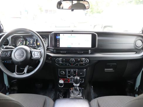 Used 2024 Jeep Wrangler Unlimited Rubicon 4xe AWD/4WD image 16