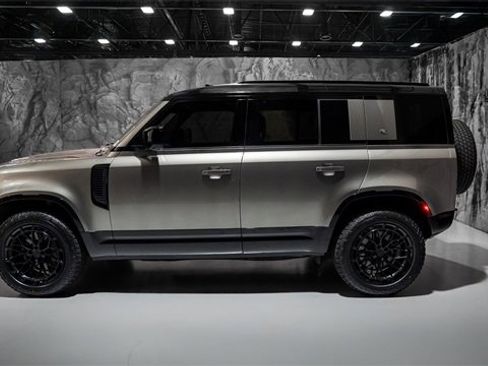 Used 2023 Land Rover Defender 110 X-Dynamic SE image 22