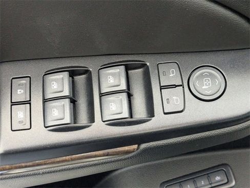 Used 2020 Chevrolet Suburban LT image 13