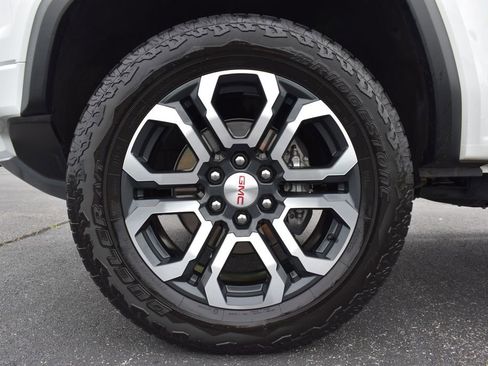 Used 2024 GMC Canyon AT4 w/ Canyon Safety Plus Package AWD/4WD image 12