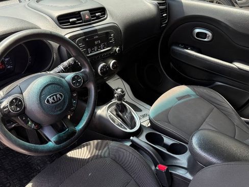 Used 2017 Kia Soul FWD image 17