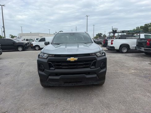 Used 2024 Chevrolet Colorado W/T w/ WT Convenience Package RWD image 2