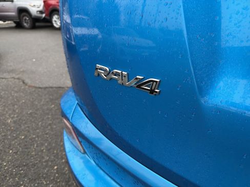 Used 2018 Toyota RAV4 SE w/ Power Extra Value Package image 22