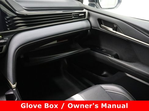 Used 2025 Toyota Camry SE image 23