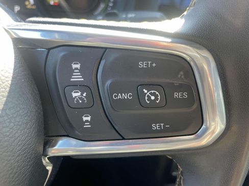 Used 2024 Jeep Wrangler Unlimited Sahara AWD/4WD image 20