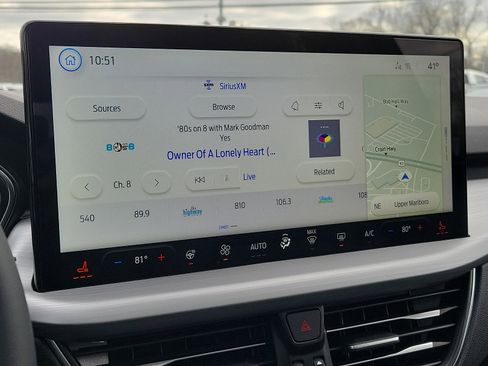 New 2024 Ford Escape SE w/ PHEV Premium Package image 13