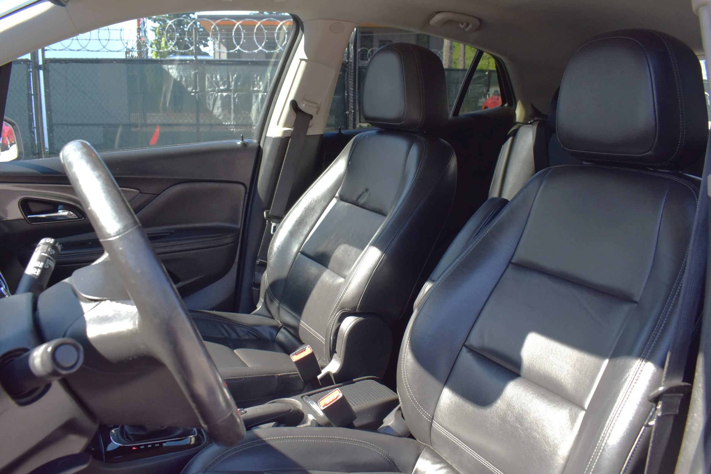 Used 2020 Buick Encore Essence FWD image 43