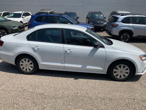 Used 2016 Volkswagen Jetta S FWD image 3