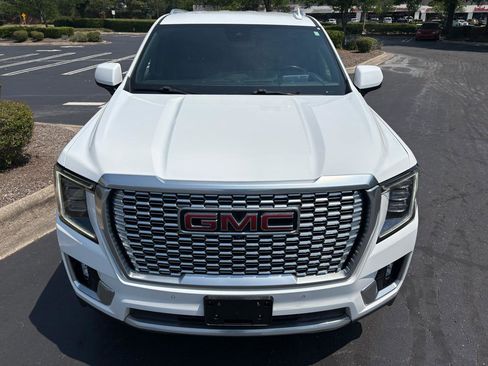 Used 2023 GMC Yukon Denali AWD/4WD image 4