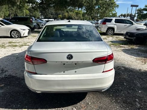 Used 2022 Volkswagen Passat 2.0T SE FWD image 18