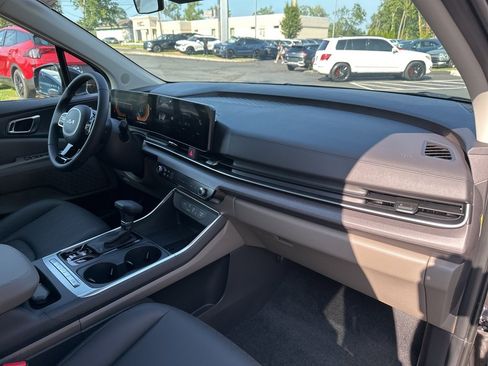 New 2026 Kia Carnival EX image 16