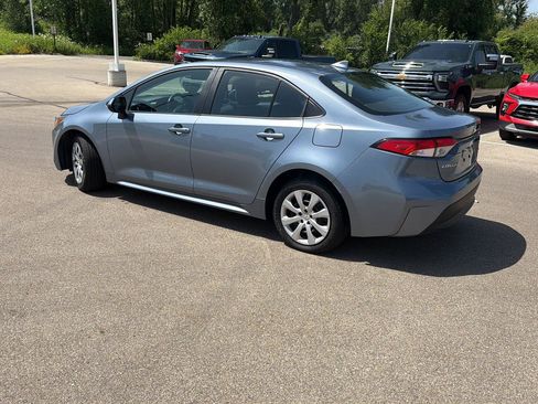 Used 2024 Toyota Corolla LE FWD image 3