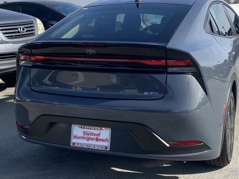 Certified 2025 Toyota Prius LE image 4