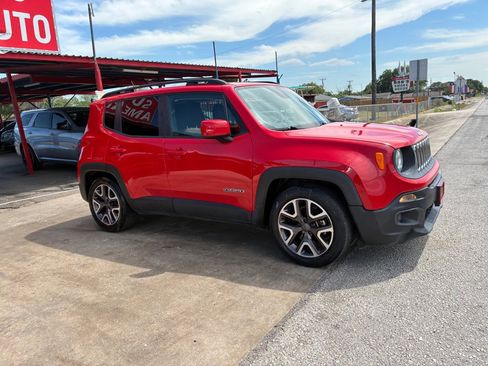 Used 2015 Jeep Renegade Latitude FWD image 18