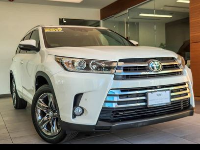 Used 2017 Toyota Highlander Limited Platinum