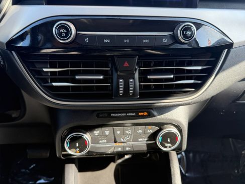 Certified 2022 Ford Escape SE w/ SE Sport Appearance Package FWD image 13