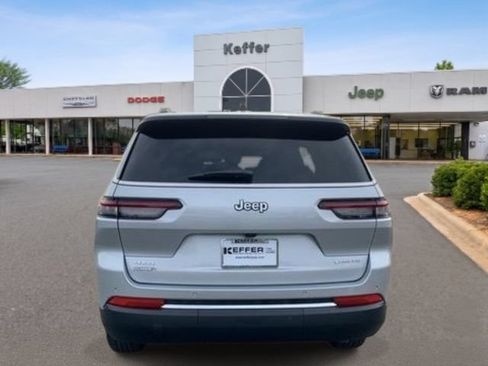 Used 2025 Jeep Grand Cherokee L Laredo AWD/4WD image 4