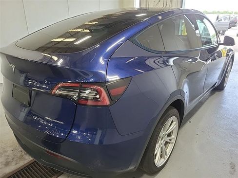 Used 2023 Tesla Model Y Long Range AWD/4WD image 8