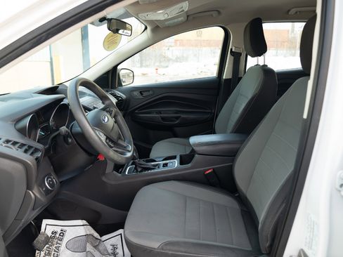 Used 2019 Ford Escape S image 21