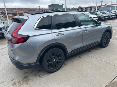 Used 2023 Honda CR-V Sport Touring image 4