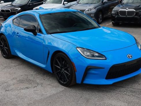 Used 2022 Toyota GR86 Premium RWD image 18