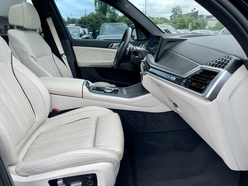 Used 2024 BMW X5 xDrive40i w/ M Sport Package AWD/4WD image 15