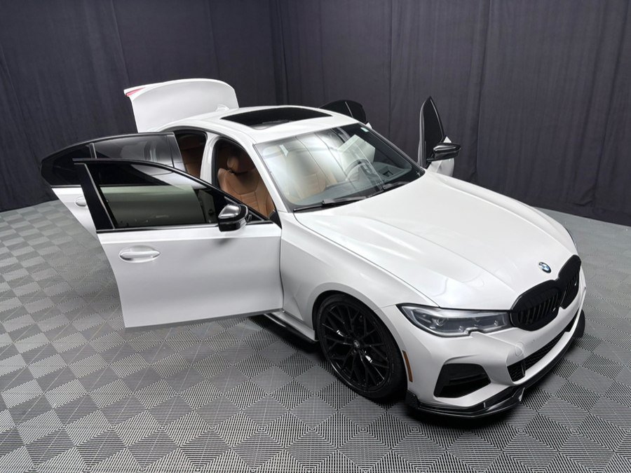 Used 2021 BMW 330i xDrive  w/ M-Sport Package w/ M Sport Package AWD/4WD image 21