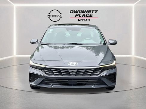 Used 2025 Hyundai Elantra SEL FWD image 30