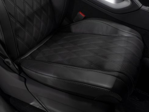 Used 2025 Mercedes-Benz Maybach GLS 600 4MATIC image 63