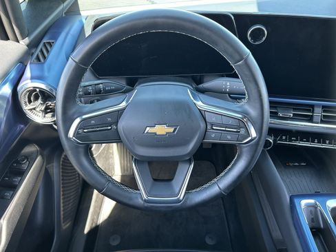 Used 2025 Chevrolet Equinox EV LT w/ Convenience Package image 21