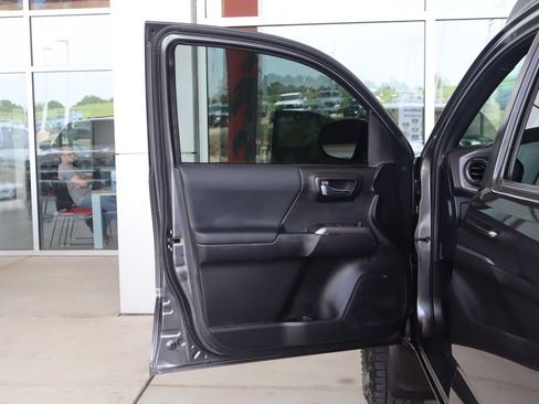 Used 2023 Toyota Tacoma TRD Pro AWD/4WD image 12