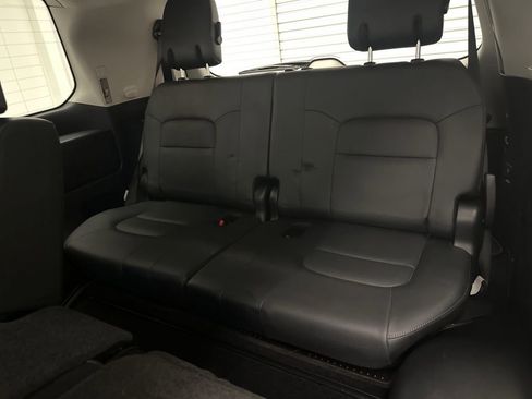 Used 2016 Toyota Land Cruiser image 14