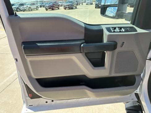 Used 2020 Ford F550 4x4 SuperCab Super Duty image 9