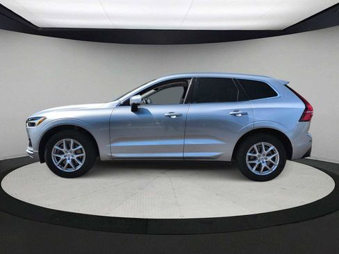 Used 2021 Volvo XC60 T6 Momentum w/ Premium Package AWD/4WD image 5