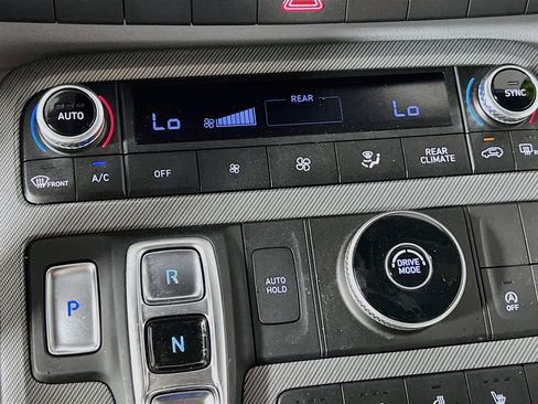 Used 2025 Hyundai Palisade SEL FWD image 26
