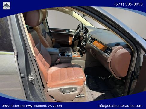 Used 2013 Volkswagen Touareg VR6 AWD/4WD image 11