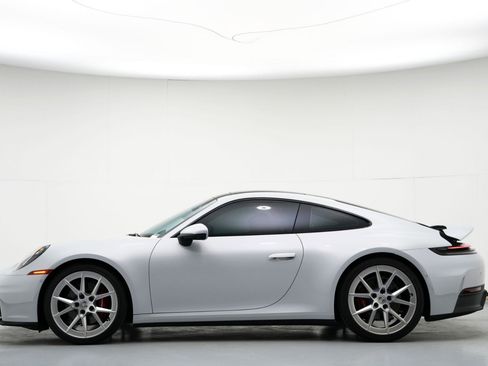Used 2025 Porsche 911 Carrera image 9