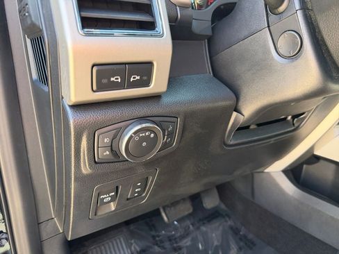 Used 2020 Ford F150 Lariat w/ Equipment Group 502A Luxury AWD/4WD image 19
