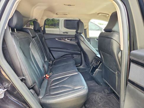 Used 2023 Lincoln Nautilus AWD image 9