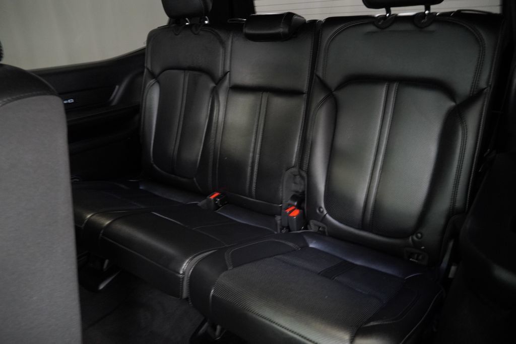 Used 2023 Jeep Wagoneer 4WD w/ Premium Group I image 12