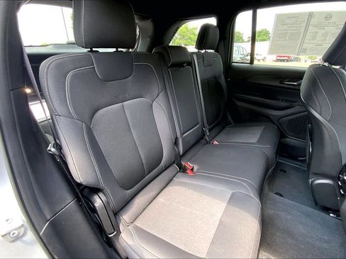 Certified 2025 Jeep Grand Cherokee Laredo X w/ Luxury Tech Group I AWD/4WD image 17