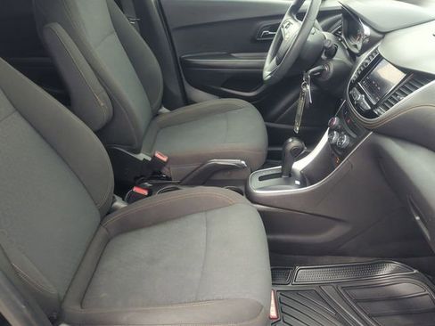 Used 2022 Chevrolet Trax LS w/ Tint and Cruise Package AWD/4WD image 25