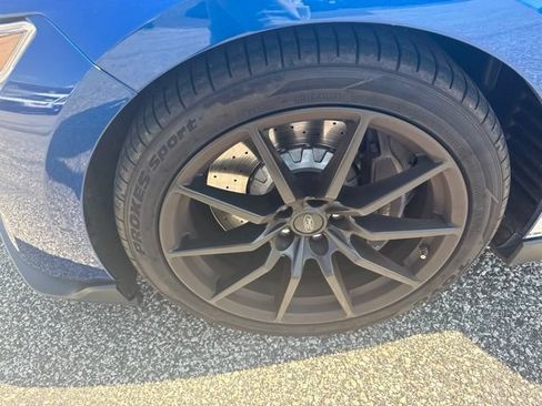 Used 2017 Ford Mustang Shelby GT350 RWD image 5