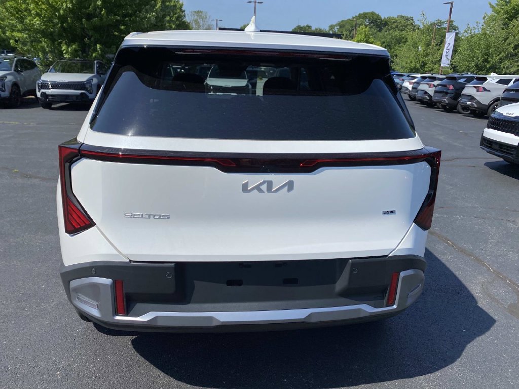 Used 2027 Kia Seltos S AWD/4WD image 4